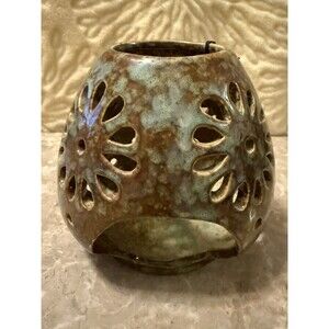 Northern Lights Ceramic Glazed Tealight Candle Holder in a Floral Pattern NEW